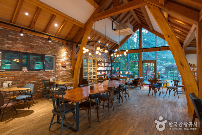 Romyzian Garden (로미지안 가든)