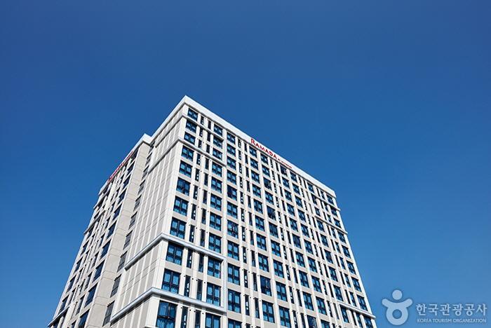 Ramada by Wyndham Gumi (라마다 바이 윈덤 구미 호텔)