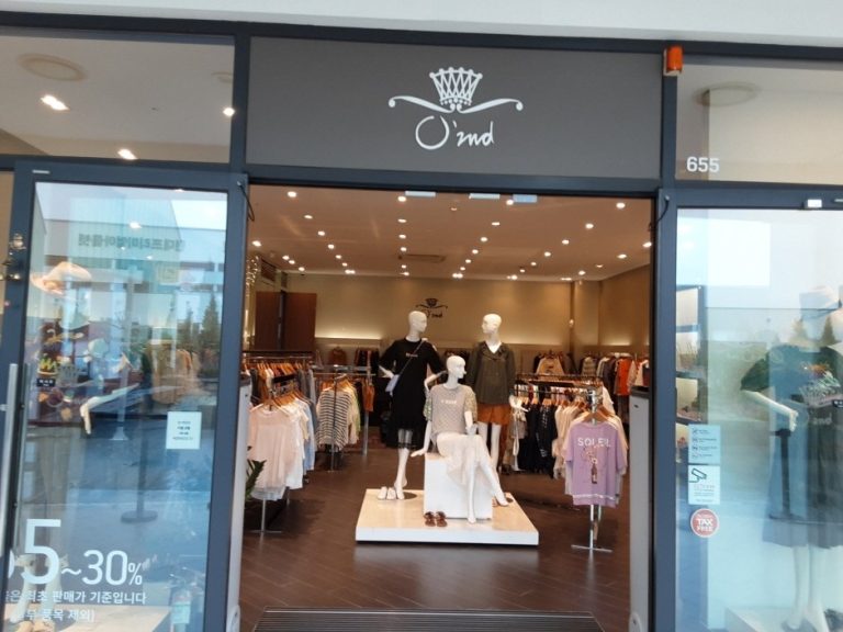 The Handsome O’2Nd – Hyundai Gimpo Branch [Tax Refund Shop] (한섬 오즈세컨 현대김포)