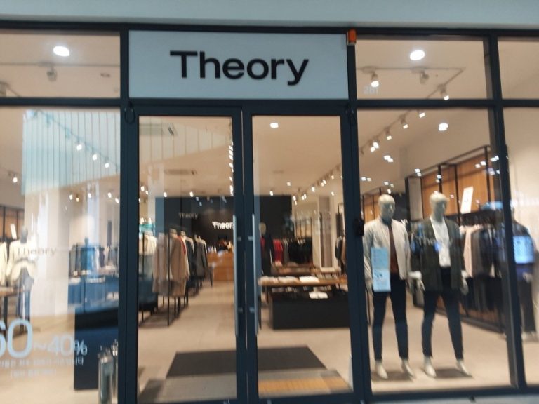 Theory – Hyundai Outlets Gimpo Branch [Tax Refund Shop] (띠어리 현대아울렛 김포점)
