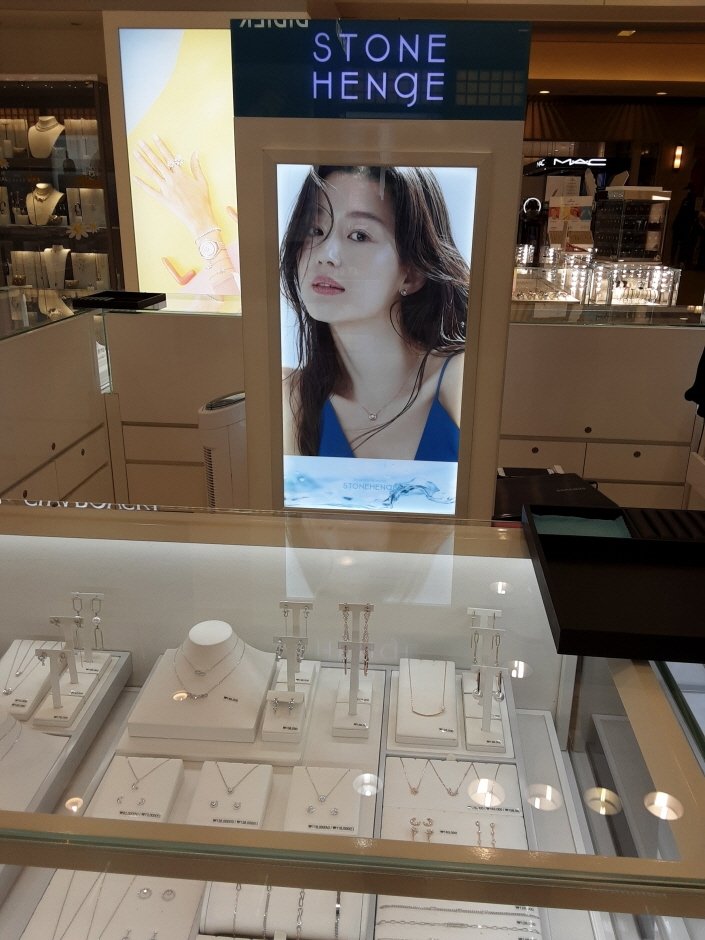 Stonehenge – AK PLAZA Bundang Store Branch [Tax Refund Shop] (스톤헨지 AK플라자 분당점)