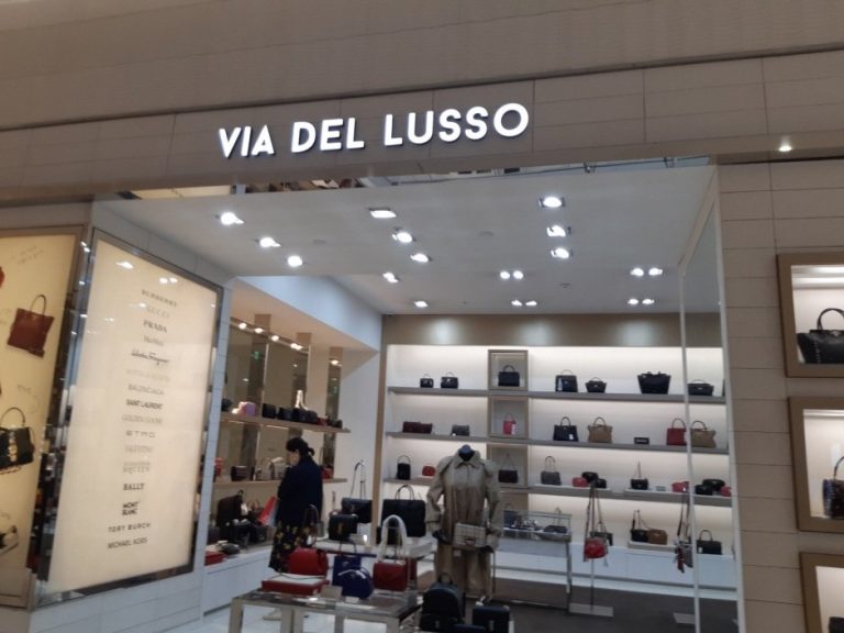 Via Del Lusso – Lotte Pyeongchon Branch [Tax Refund Shop] (비아델루쏘 롯데평촌)