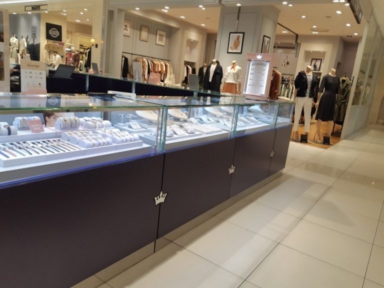 J.Estina – Lotte Pyeongchon Branch [Tax Refund Shop] (제이에스티나 롯데 평촌점)