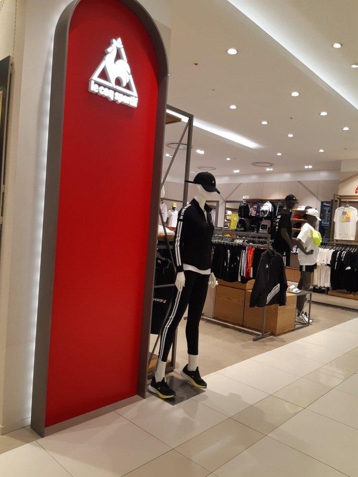 Le Coq Sportif – Lotte Department Store Pyeongchon Branch [Tax Refund Shop] (르꼬끄스포르티브 롯데백화점평촌점)