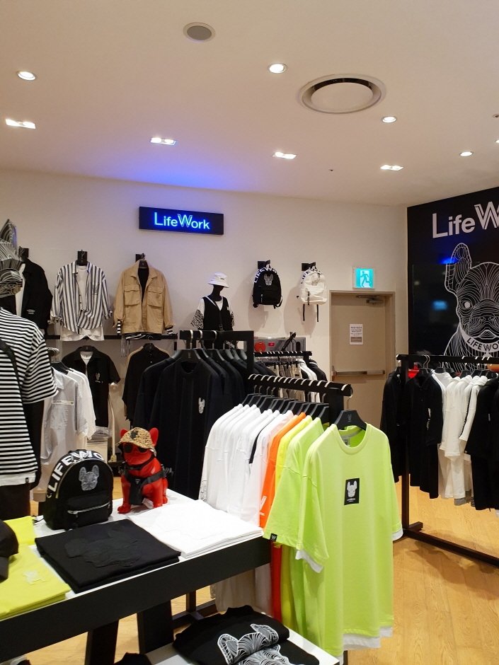 Life Work – Lotte Department Store Pyeongchon Branch [Tax Refund Shop] (라이프워크 롯데백화점평촌점)