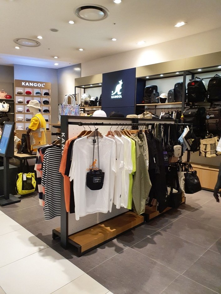 Kangol – Lotte Department Store Pyeongchon Branch [Tax Refund Shop] (캉골 롯데백화점평촌점)