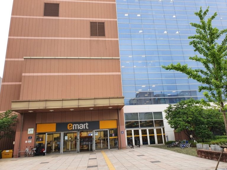 E-Mart – Gwangmyeong Soha Branch [Tax Refund Shop] (이마트 광명소하)