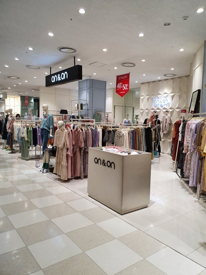 On & On – Lotte Gwanggyo Branch [Tax Refund Shop] (온앤온 롯데광교)