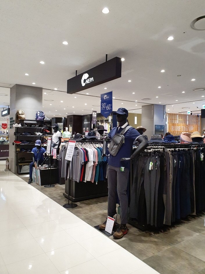 Nepa – Lotte Gwanggyo Branch [Tax Refund Shop] (네파 롯데광교)