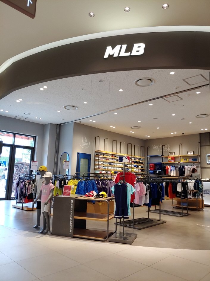 MLB – Lotte Outlets Giheung Branch [Tax Refund Shop] (엠엘비 롯데아울렛 기흥점)