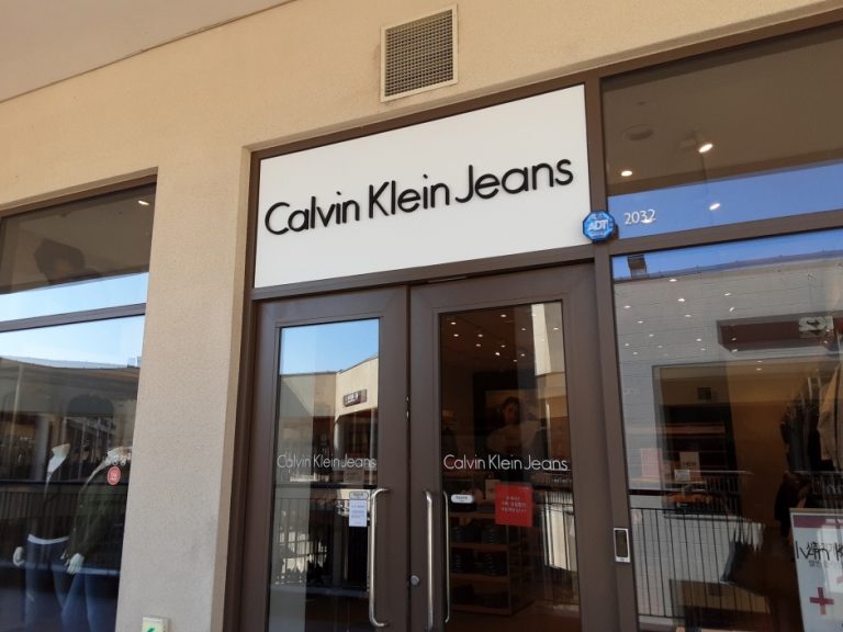 PVH CK Jean – Lotte Buyeo Branch [Tax Refund Shop] (PVH CK진 롯데부여)