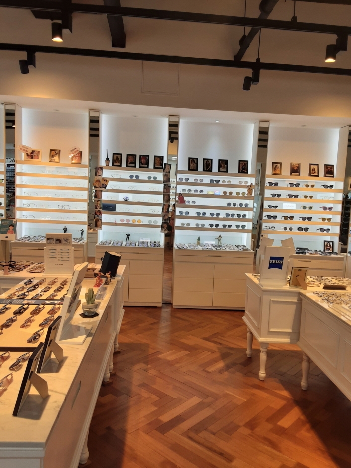 Second Face – Gyeongju Jungang Branch [Tax Refund Shop] (세컨페이스 경주중앙점)