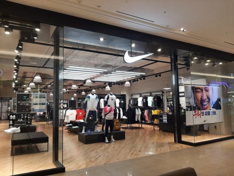 Nike – Starfield Wirye Branch [Tax Refund Shop] (나이키 스타필드위례)