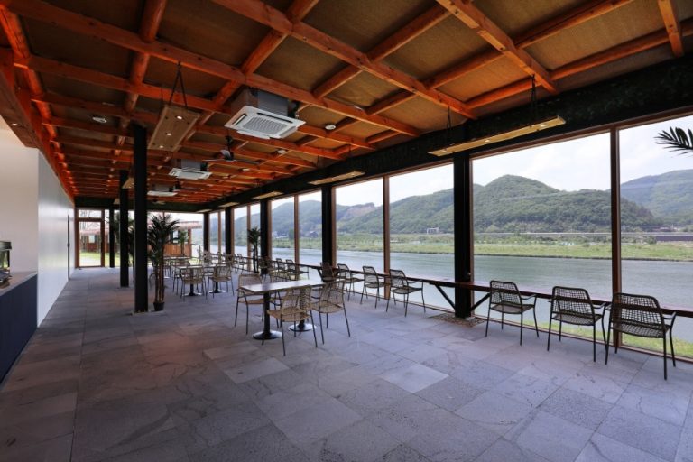 Mekong Café (메콩 카페)