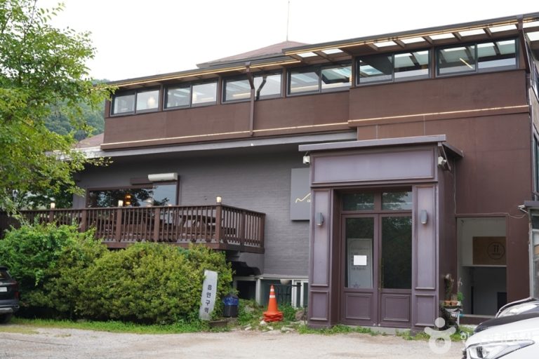 Café Horr at Dawn (새벽카페호르)