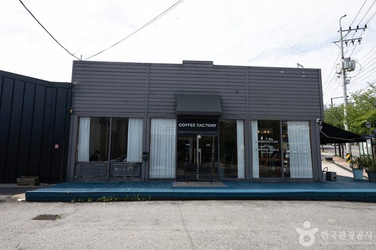 Coffee Factory Ilsan (커피팩토리 일산)