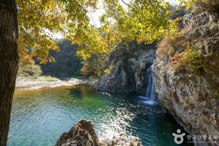 Janggakpokpo Falls (장각폭포)