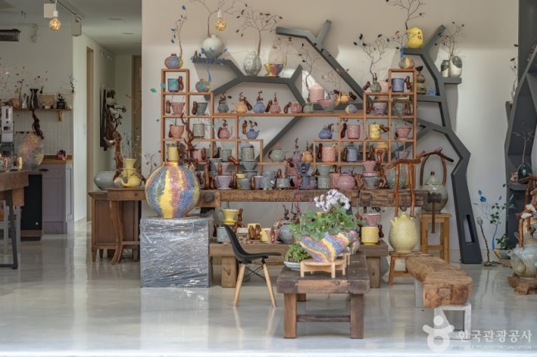 Icheon Ye’s Park (이천도자예술마을 (이천 예스파크))