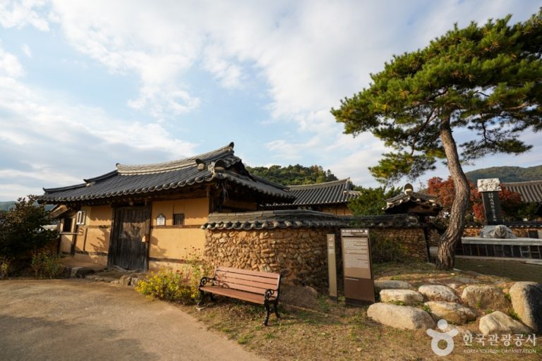 Yecheon Geumdangsil Village (예천 금당실마을)