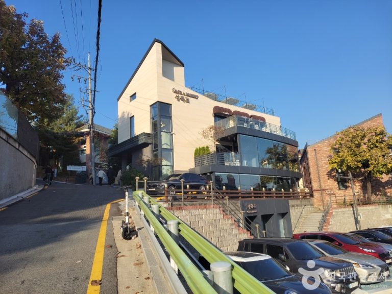 Seongbukro (성북로)