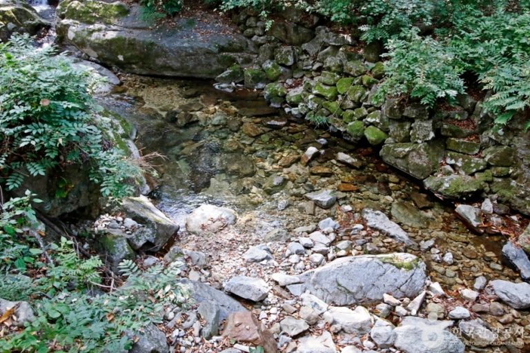 Gapsagyegok Valley (갑사계곡)