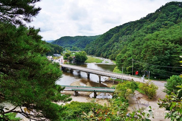 Taksajeong Pavilion (탁사정)