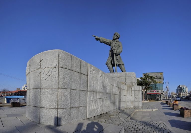 Statue of General Kim Jwajin (김좌진장군동상)