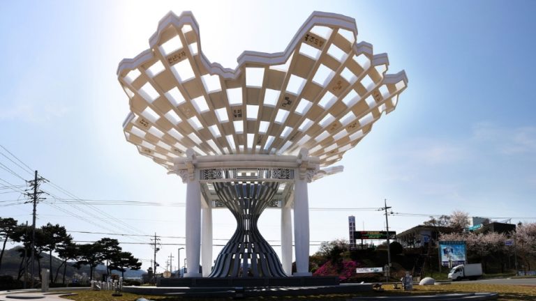 Hongju Millennium Monument (홍주천년기념탑)