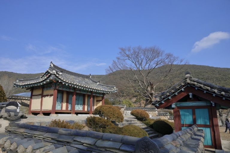 Hongseong Jeongchungsa Shrine (정충사 (홍성))