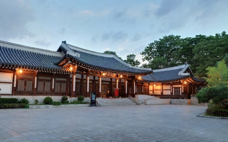 Korea House (한국의집)