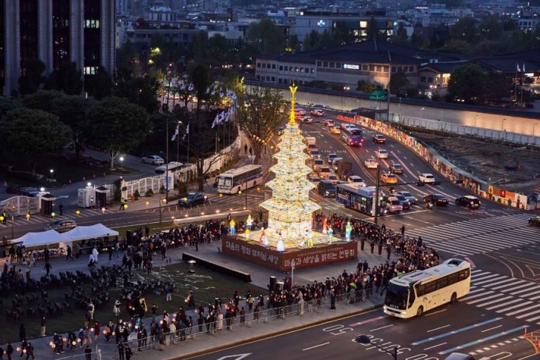 Yeon Deung Hoe (Lotus Lantern Festival) (연등회)