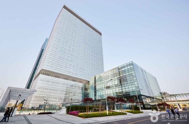 Samsung Innovation Museum (삼성 이노베이션 뮤지엄)