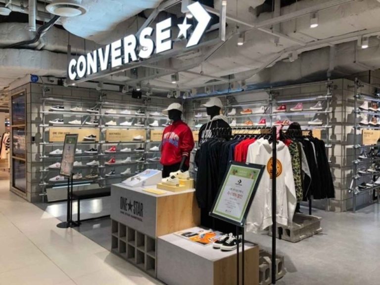 Converse – EXIT Hongdae Branch [Tax Refund Shop] (컨버스 EXIT 홍대점)