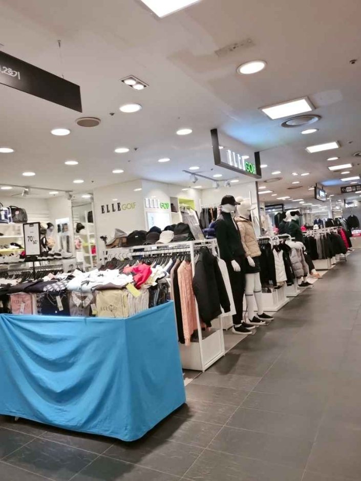 Elle Golf – Newcore Pyeongchon Branch [Tax Refund Shop] (엘르골프 뉴코아 평촌)