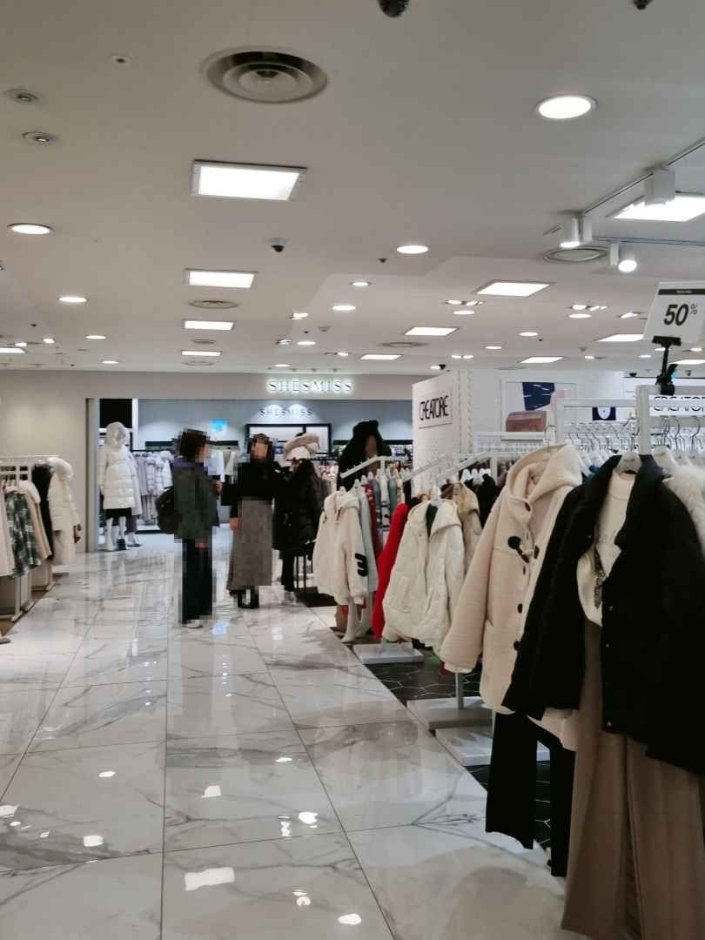 Shesmiss – Newcore Pyeongchon Branch [Tax Refund Shop] (쉬즈미스 뉴코아 평촌)
