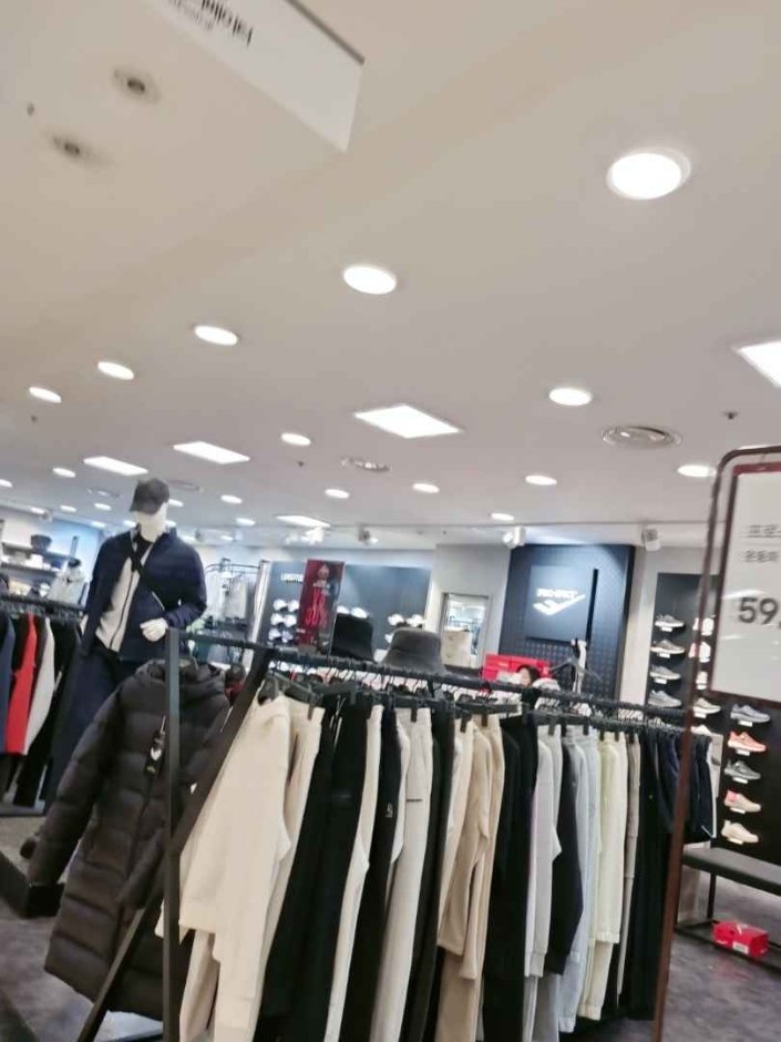 Pro – Newcore Gwangmyung Branch [Tax Refund Shop] (프로스펙스 뉴코아 광명점)