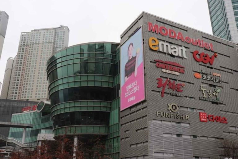 LIST – MODA Outlet Cheonan Asan Branch [Tax Refund Shop] (리스트 모다아울렛 천안아산)