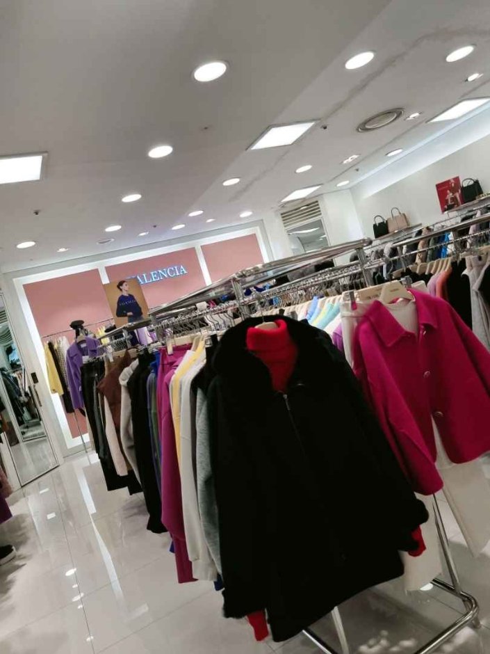 Valencia – Newcore Pyeongchon Branch [Tax Refund Shop] (발렌시아 뉴코아 평촌)