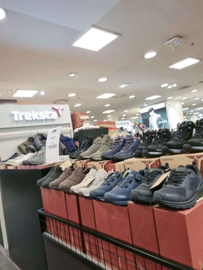 Treksta – Newcore Pyeongchon Branch [Tax Refund Shop] (트렉스타 뉴코아 평촌)