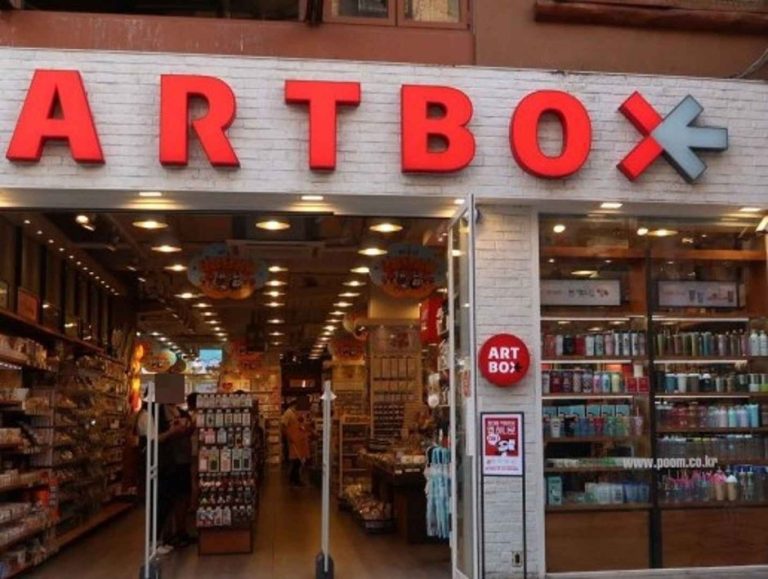 Artbox – Hongik University  Branch [Tax Refund Shop] (아트박스 홍대점)