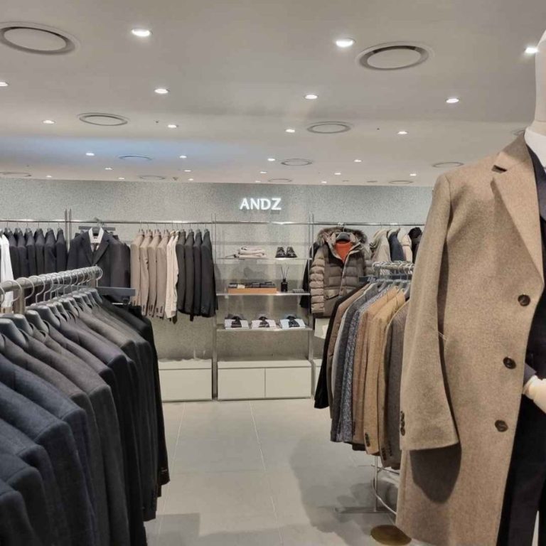 And Z [Tax Refund Shop] (앤드지)