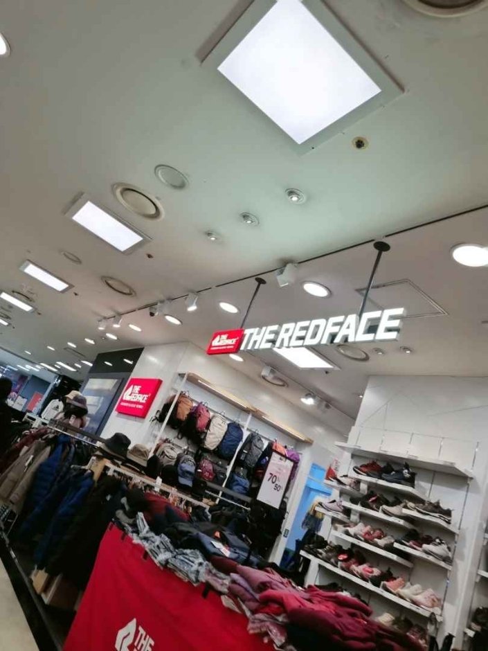 The Redface – Newcore Sanbon Branch [Tax Refund Shop] (레드페이스 뉴코아 산본점)