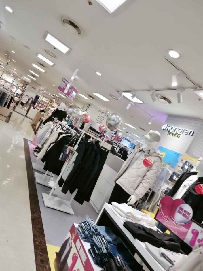 Hang Ten Junior – Newcore Sanbon Branch [Tax Refund Shop] (행텐주니어 뉴코아 산본점)