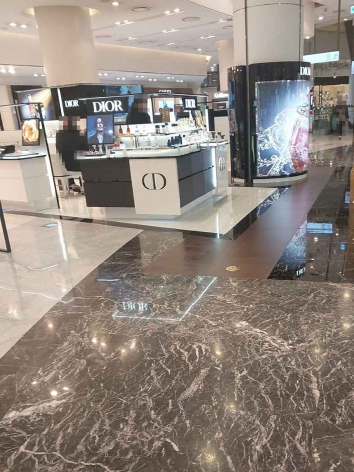 Dior [Tax Refund Shop] (디올)