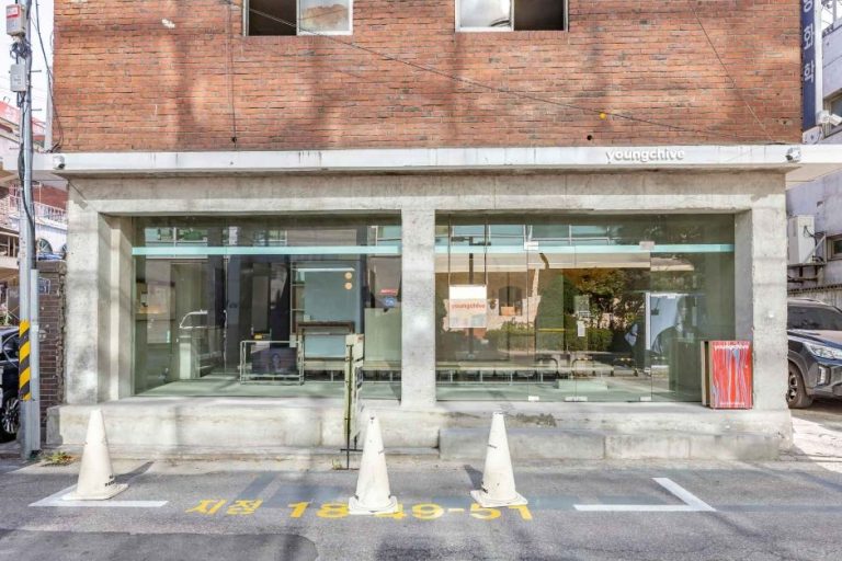 Youngchive Seongsu (영카이브 성수점)