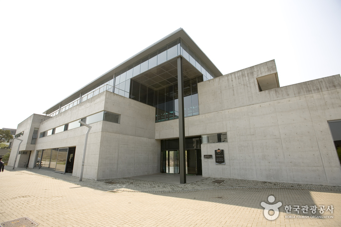 Seoul Action School (Martial Arts Center) (서울액션스쿨 (마샬아트센터))