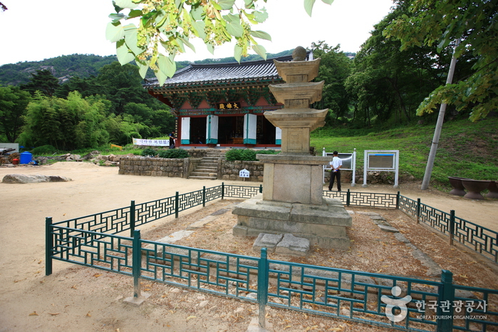 Yeongdong Yeongguksa Temple (영국사 (영동))