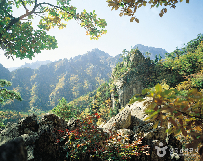 Seoraksan National Park (Inner Section) (설악산국립공원 (내설악))