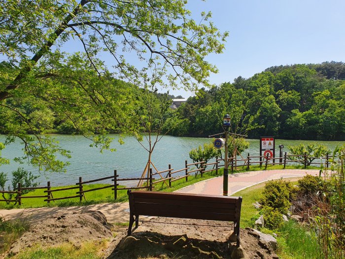 Seonam Lake Park (선암호수공원)