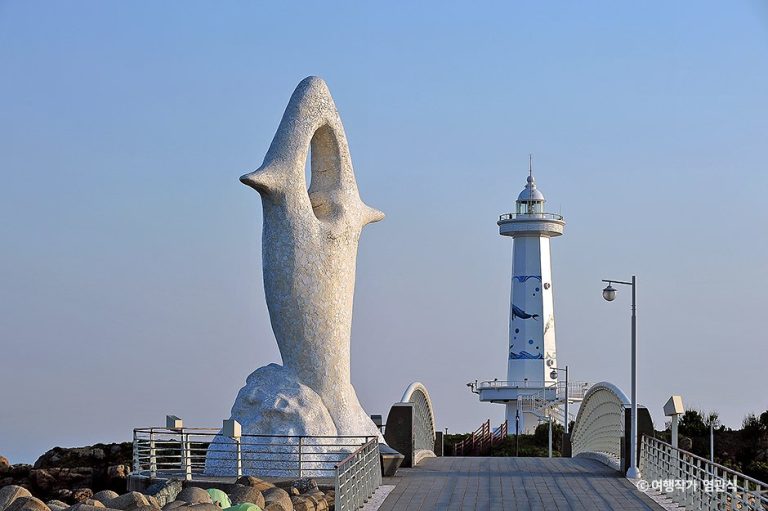 Bangeojin Port (방어진항)